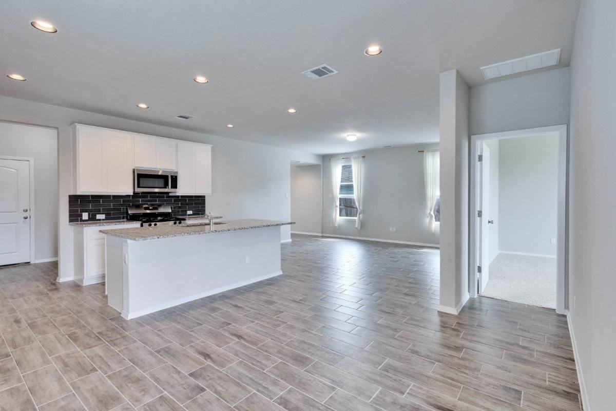 1105 Burin Dr - Photo 7 of 10