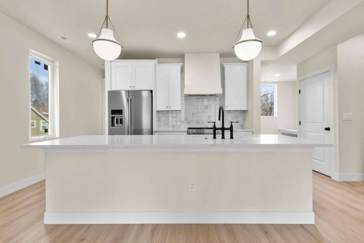 13 Noyer Ct - Photo 5 of 10