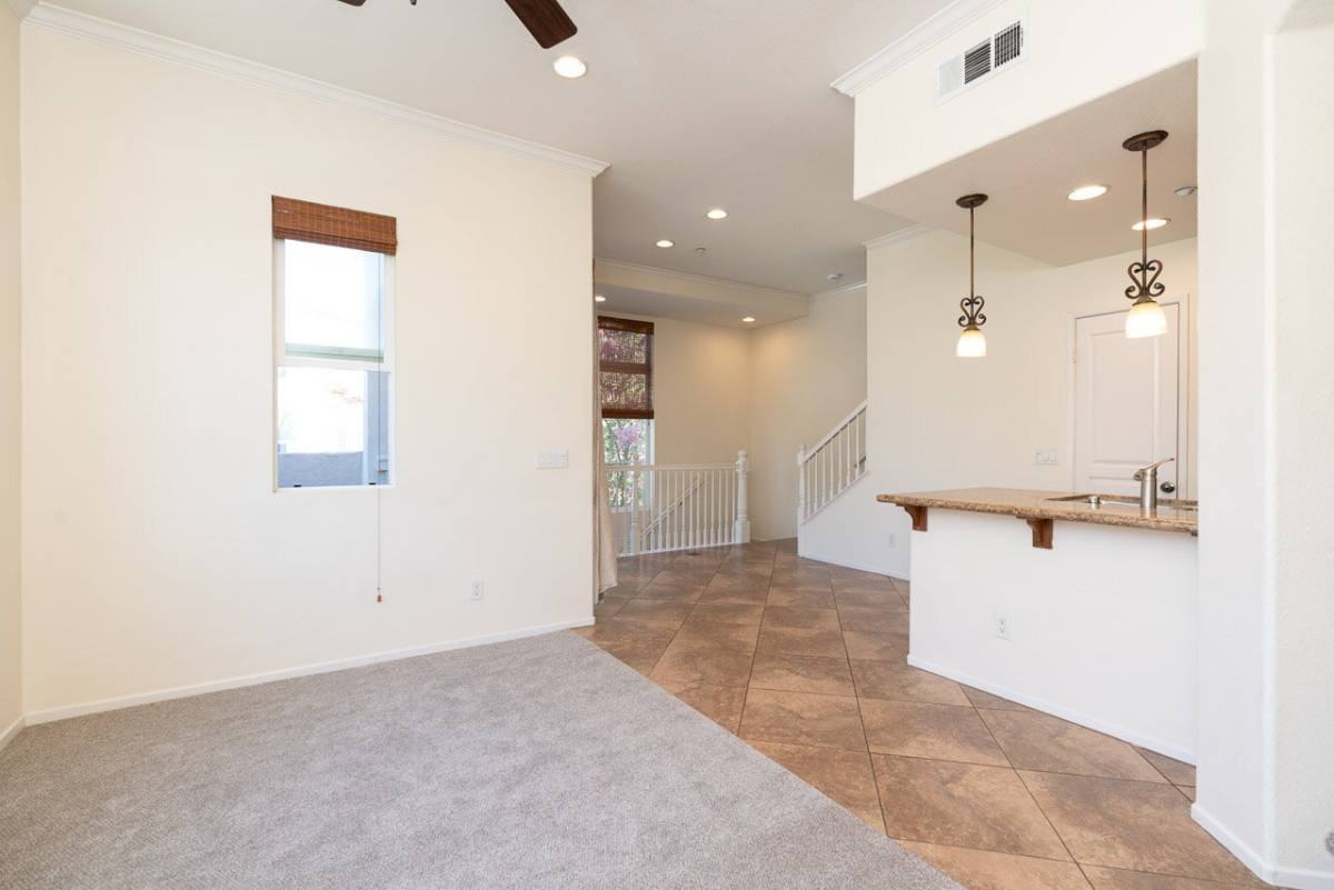 564 Almond Rd - Photo 3 of 20