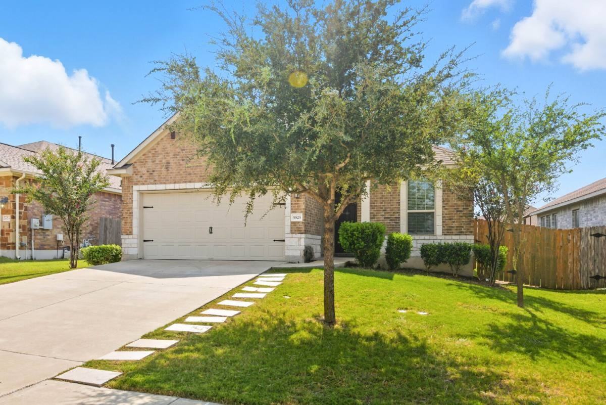 5925 Malta Cir - Photo 2 of 20