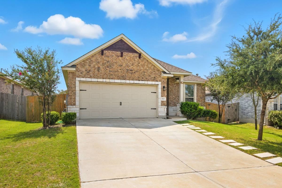 5925 Malta Cir - Photo 3 of 20