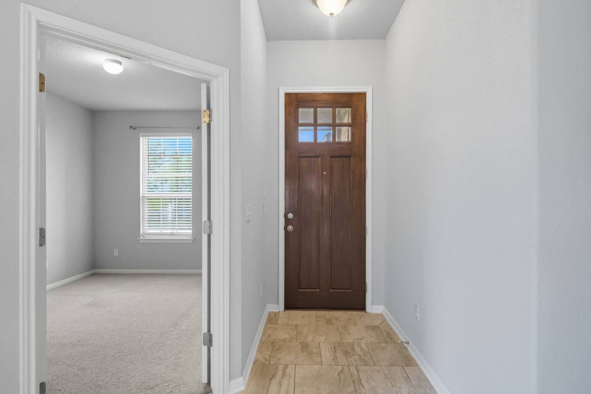 5925 Malta Cir - Photo 6 of 20