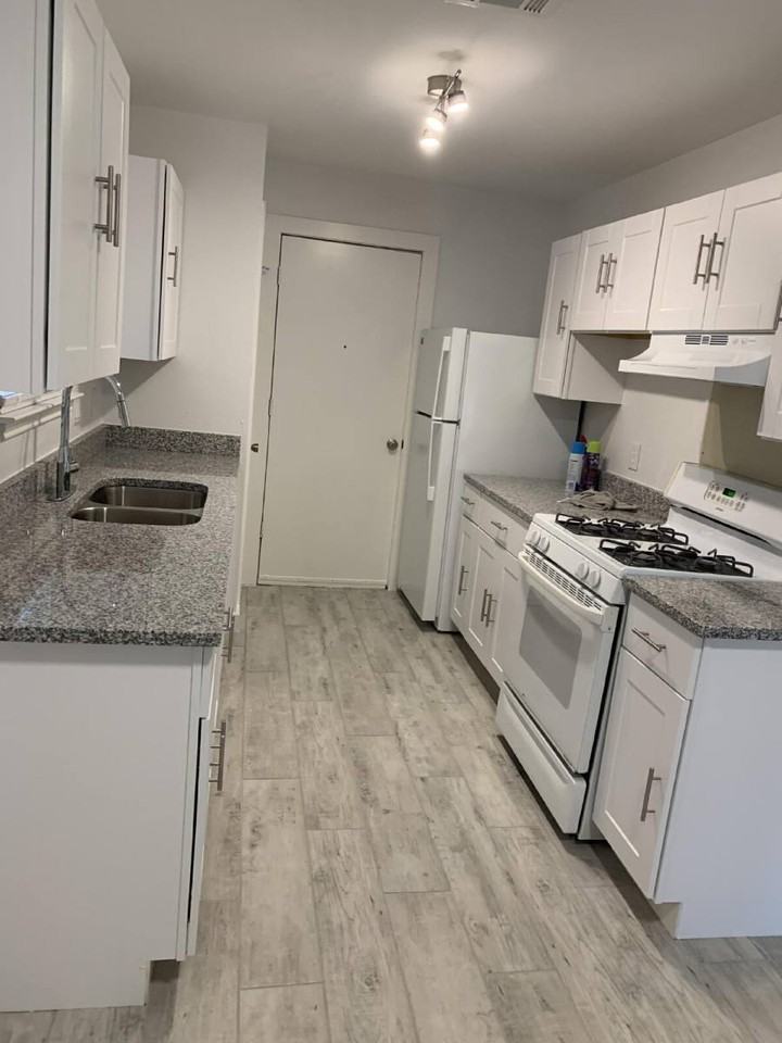 1010 Bodgers Dr - Photo 2 of 12