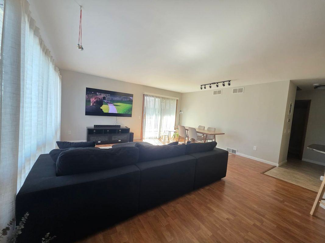 5609 University Ave - Photo 2 of 15