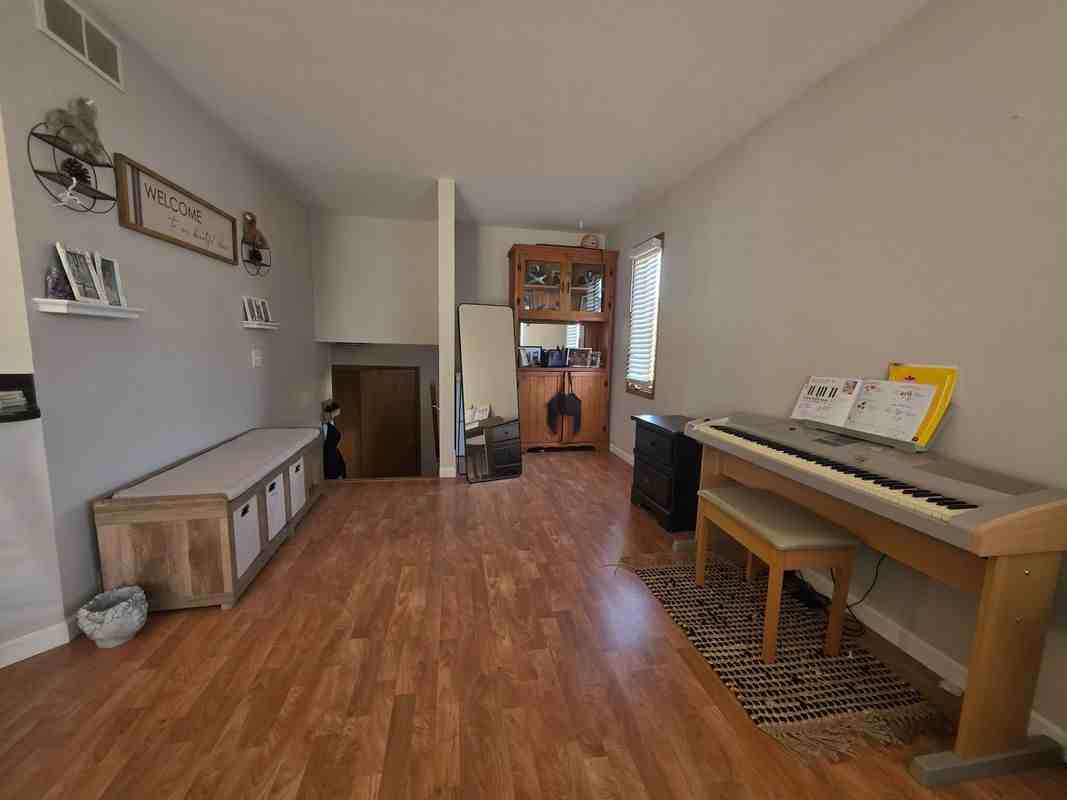 5609 University Ave - Photo 4 of 15