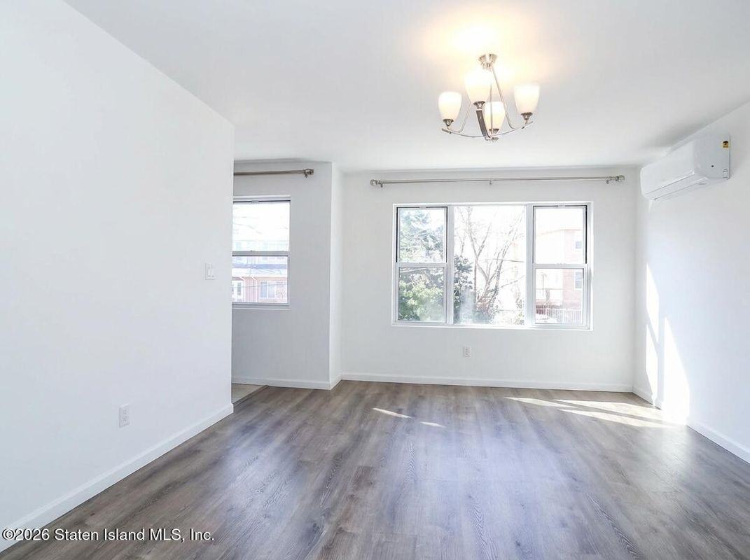 9 Oak St - Photo 3 of 14