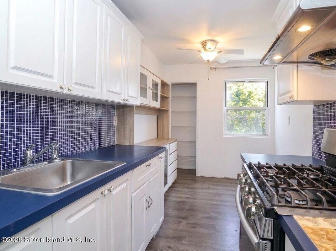 9 Oak St - Photo 5 of 14