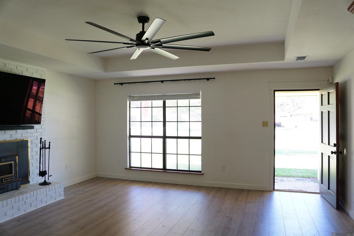 13836 Spanish Oak Dr - Photo 4 of 7