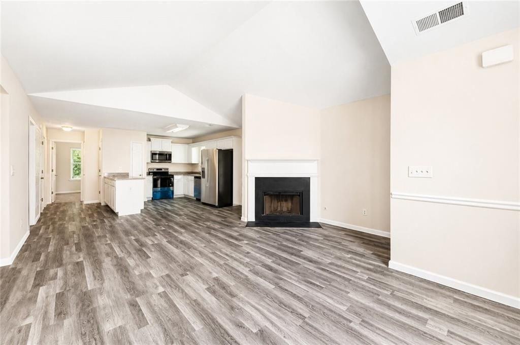 2341 Daniel Rd Sw - Photo 5 of 20