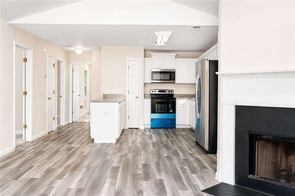 2341 Daniel Rd Sw - Photo 6 of 20
