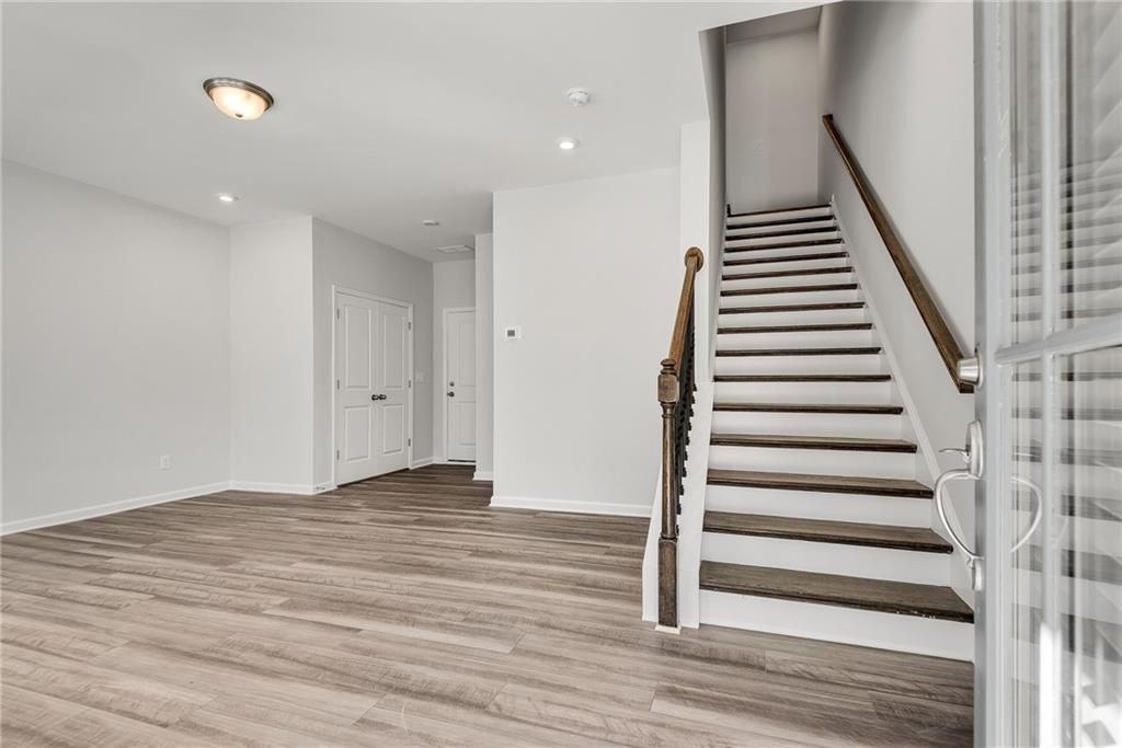191 Jameson Dr - Photo 2 of 19