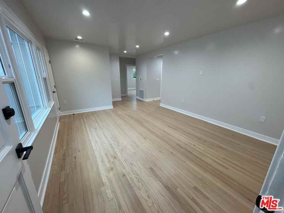 112 N Orlando Ave - Photo 3 of 9