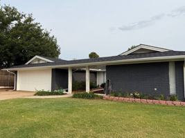 featured image of 5900 Nw 82nd Cir