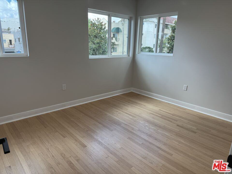 112 N Orlando Ave - Photo 7 of 9