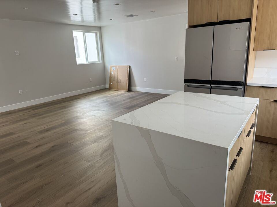 114 N Orlando Ave - Photo 3 of 7