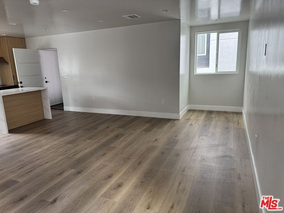 114 N Orlando Ave - Photo 4 of 7