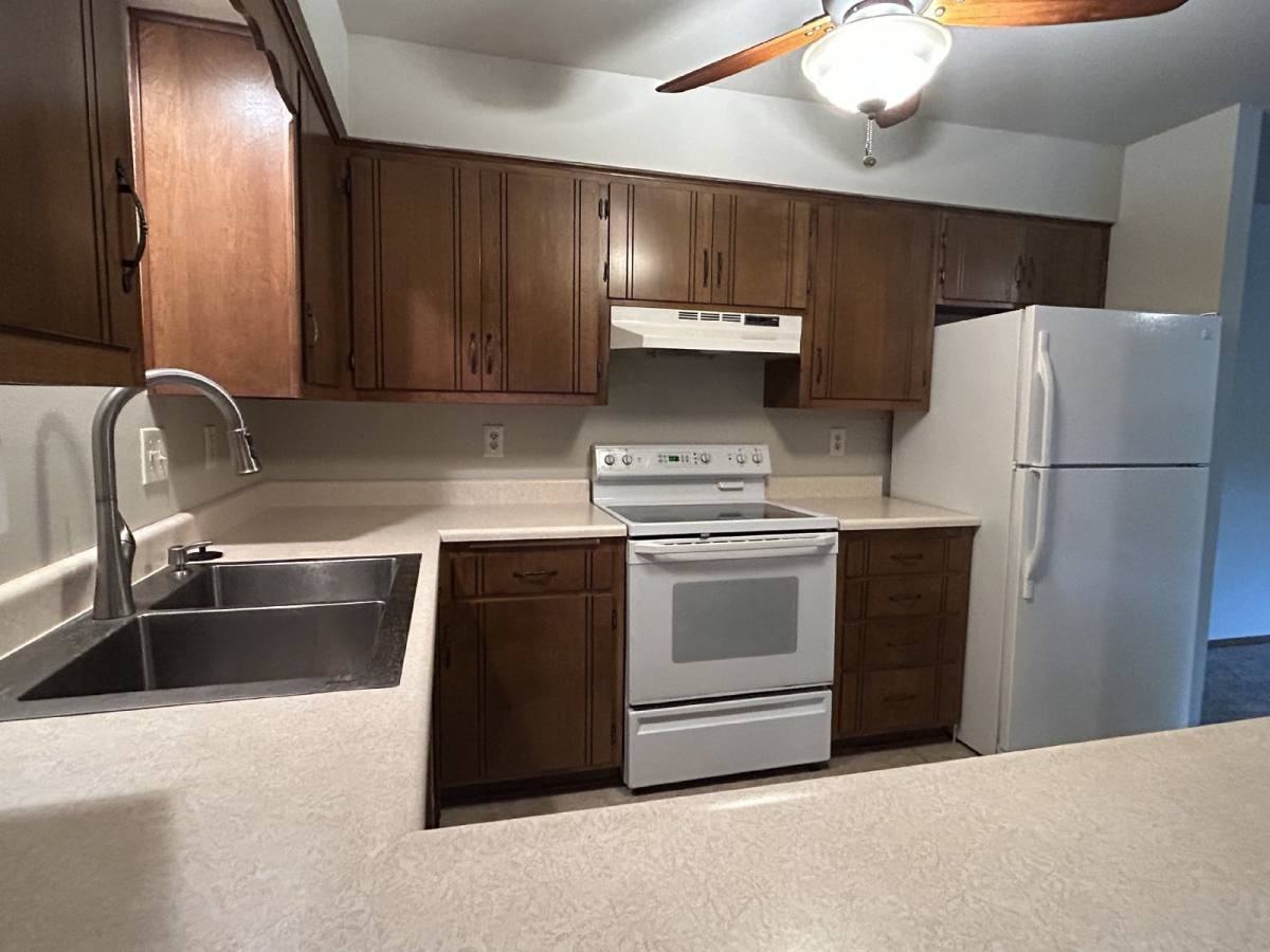 1120 Brittany Ct #79 - Photo 6 of 10