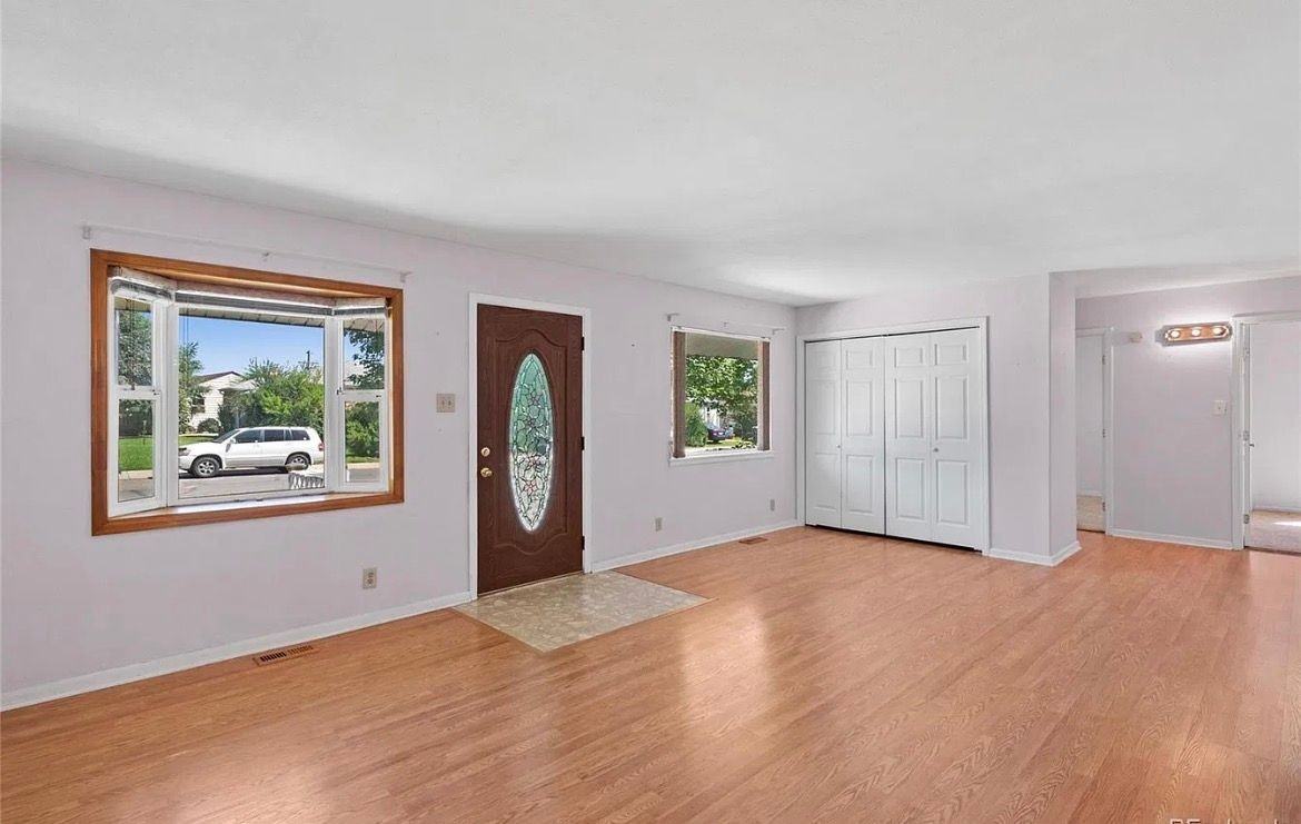 1960 Carrol Ct - Photo 4 of 27