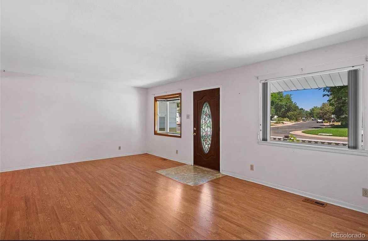 1960 Carrol Ct - Photo 6 of 27