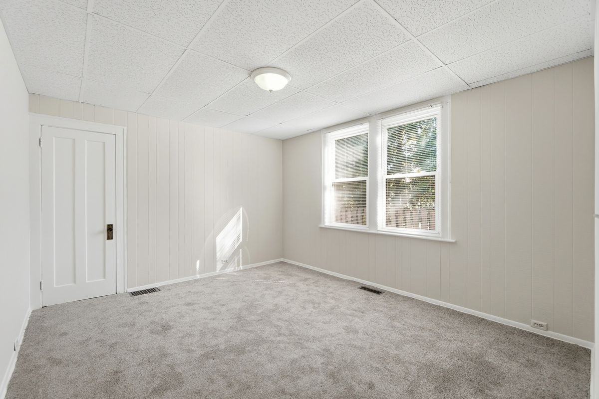 3127 Losantiville Ave - Photo 7 of 21
