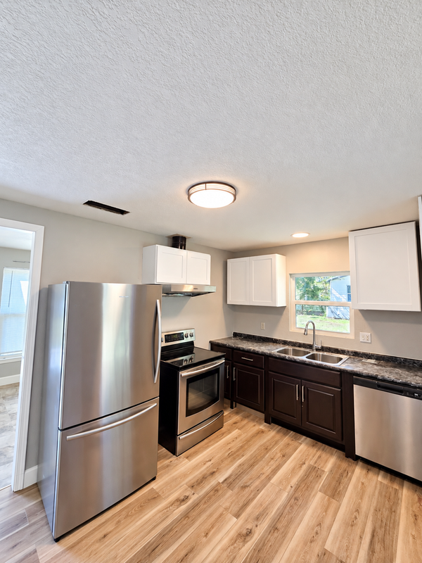 314 W Lincoln Ave - Photo 4 of 15