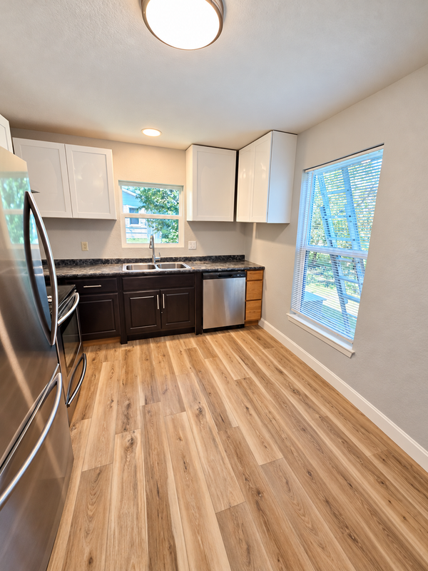 314 W Lincoln Ave - Photo 5 of 15