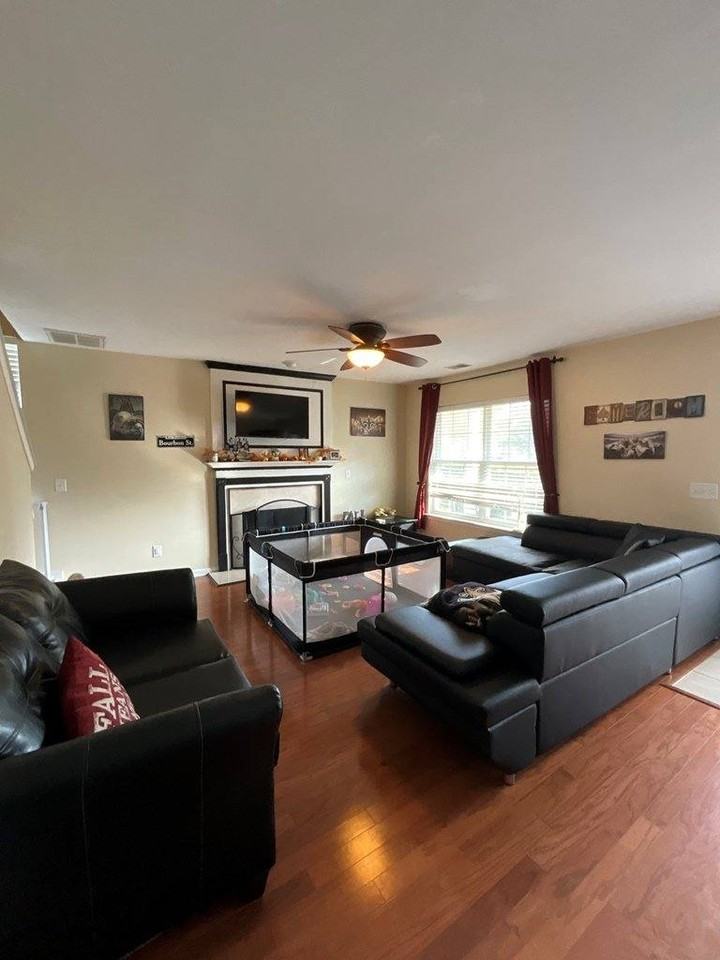 166 Old Pond Circle - Photo 3 of 10
