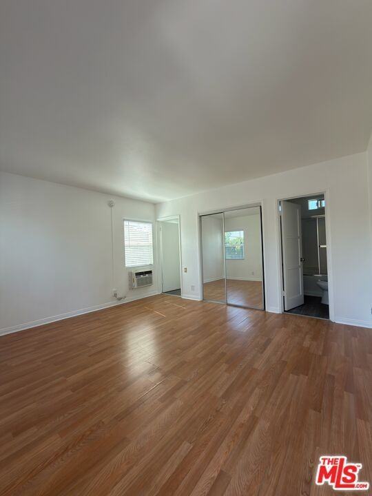 4277 Colbath Ave - Photo 3 of 15