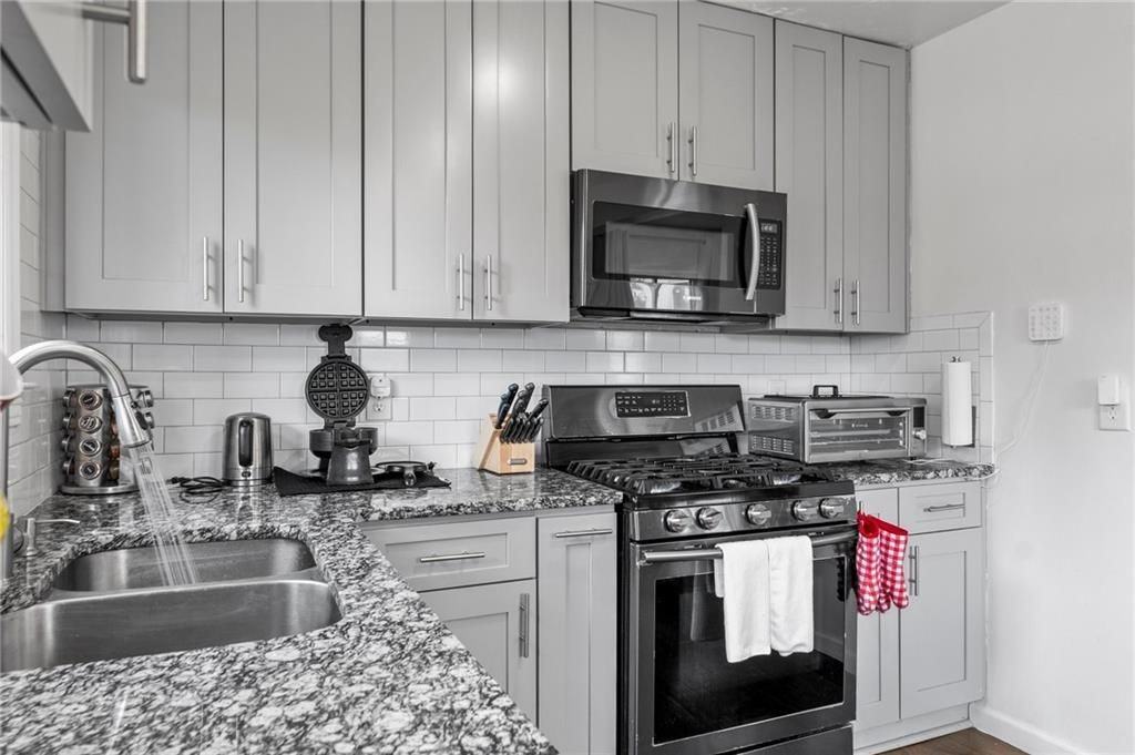 3259 N Fulton Ave - Photo 5 of 43