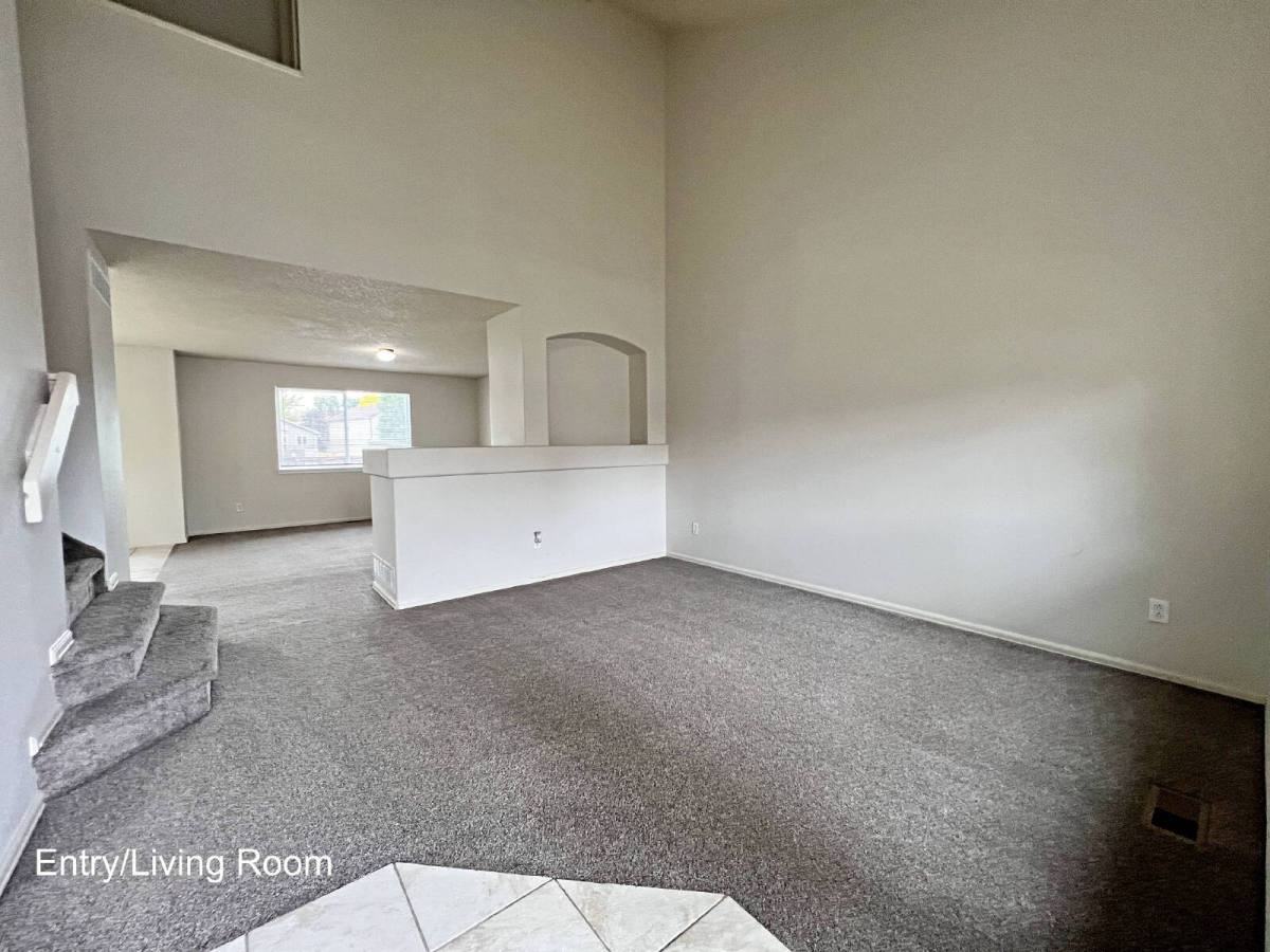 5377 S Ukraine Way - Photo 3 of 20
