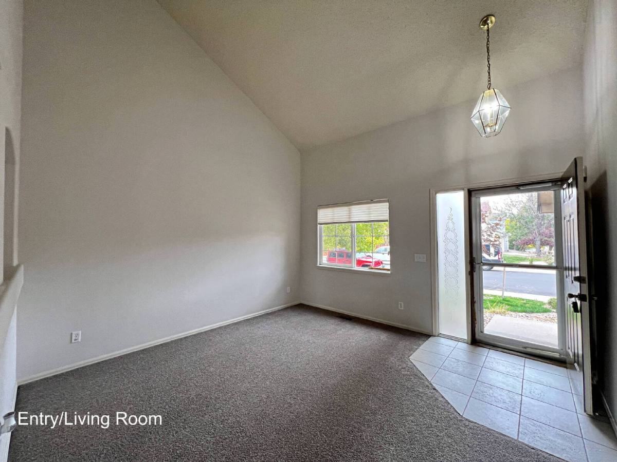 5377 S Ukraine Way - Photo 4 of 20