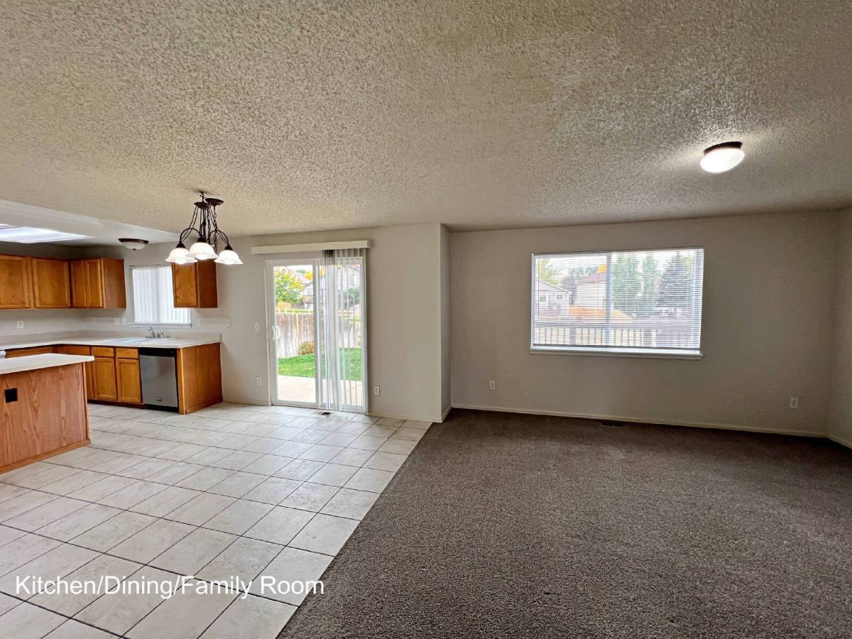 5377 S Ukraine Way - Photo 6 of 20