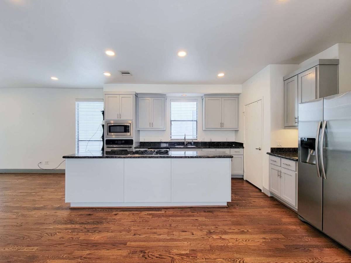 1432 Ennis St - Photo 5 of 20