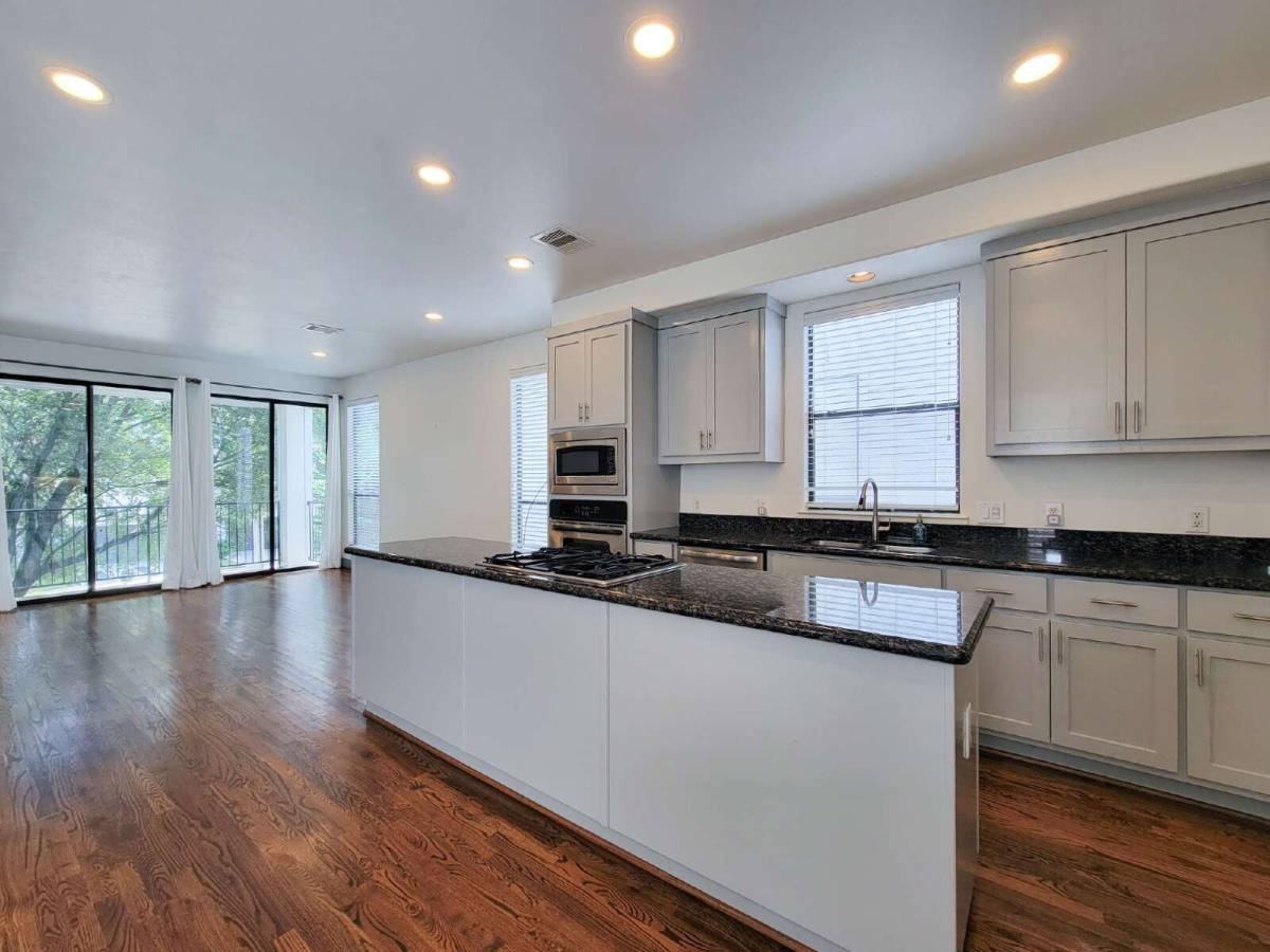 1432 Ennis St - Photo 6 of 20