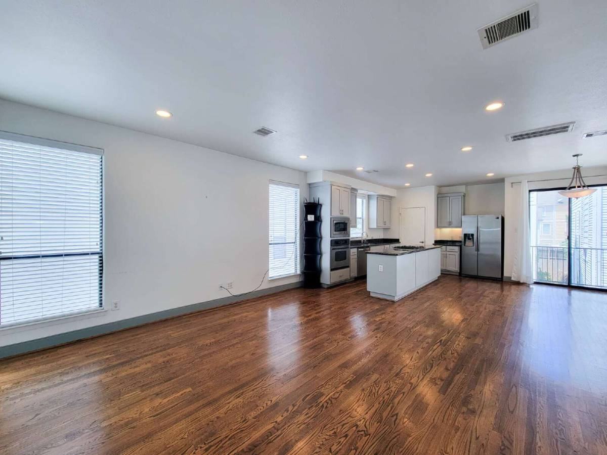 1432 Ennis St - Photo 7 of 20