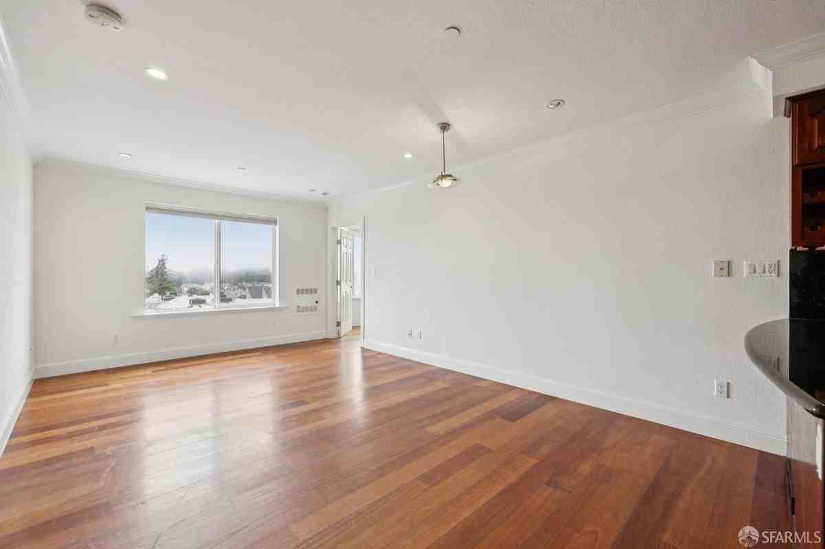 1408 31st Ave ##307 - Photo 3 of 19