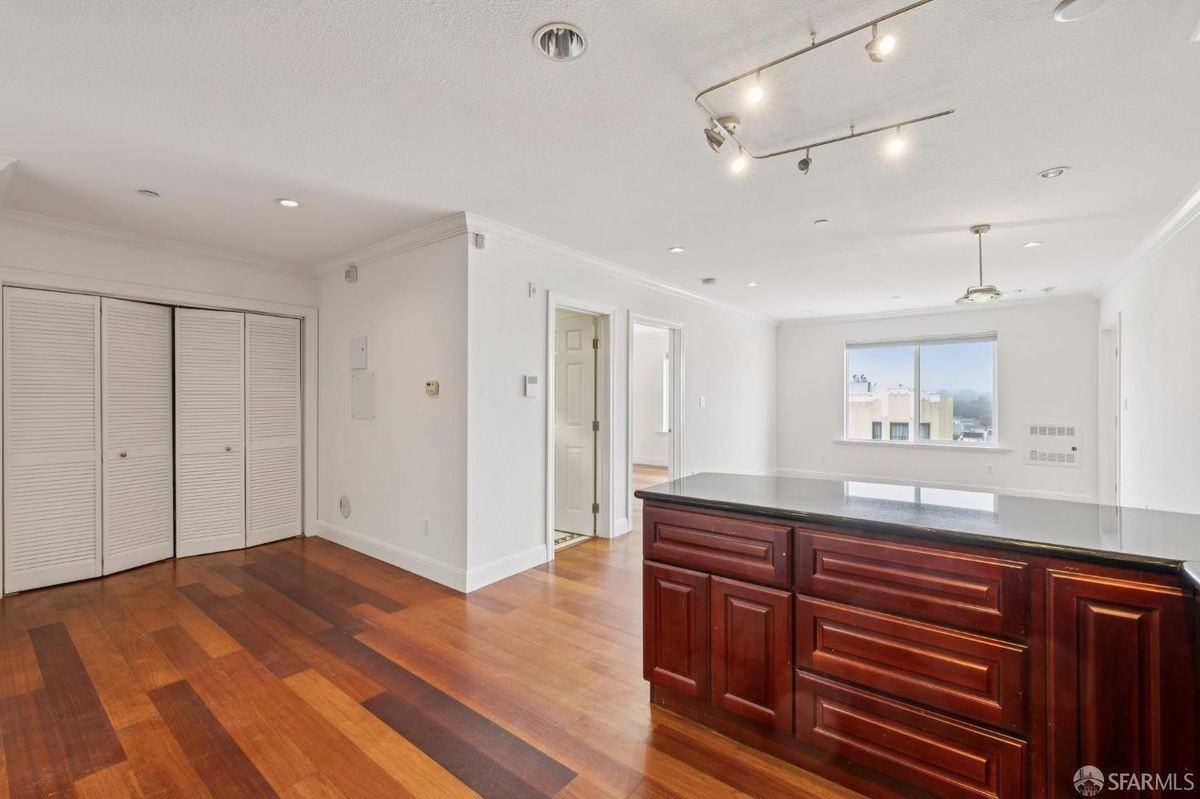 1408 31st Ave ##307 - Photo 6 of 19