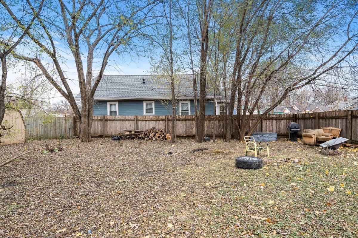3609 E 42nd St #1 - Photo 4 of 10