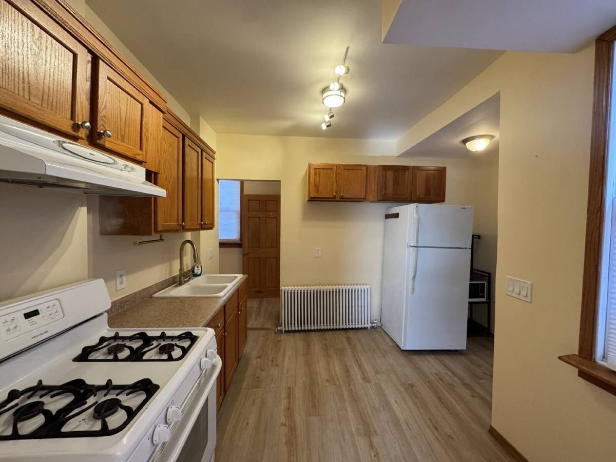 908 13th Ave S #1 - Photo 5 of 10