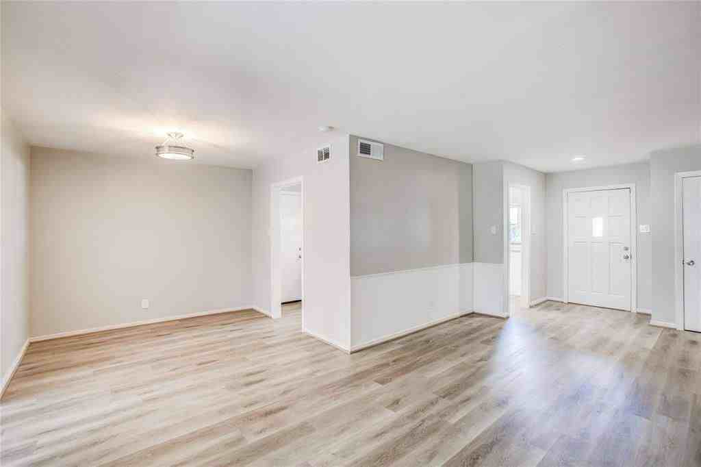 4137 Woodfin St - Photo 2 of 20