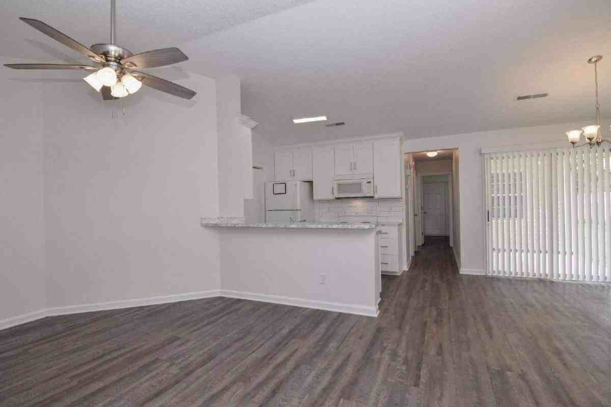 9513 Raven Dr - Photo 5 of 10