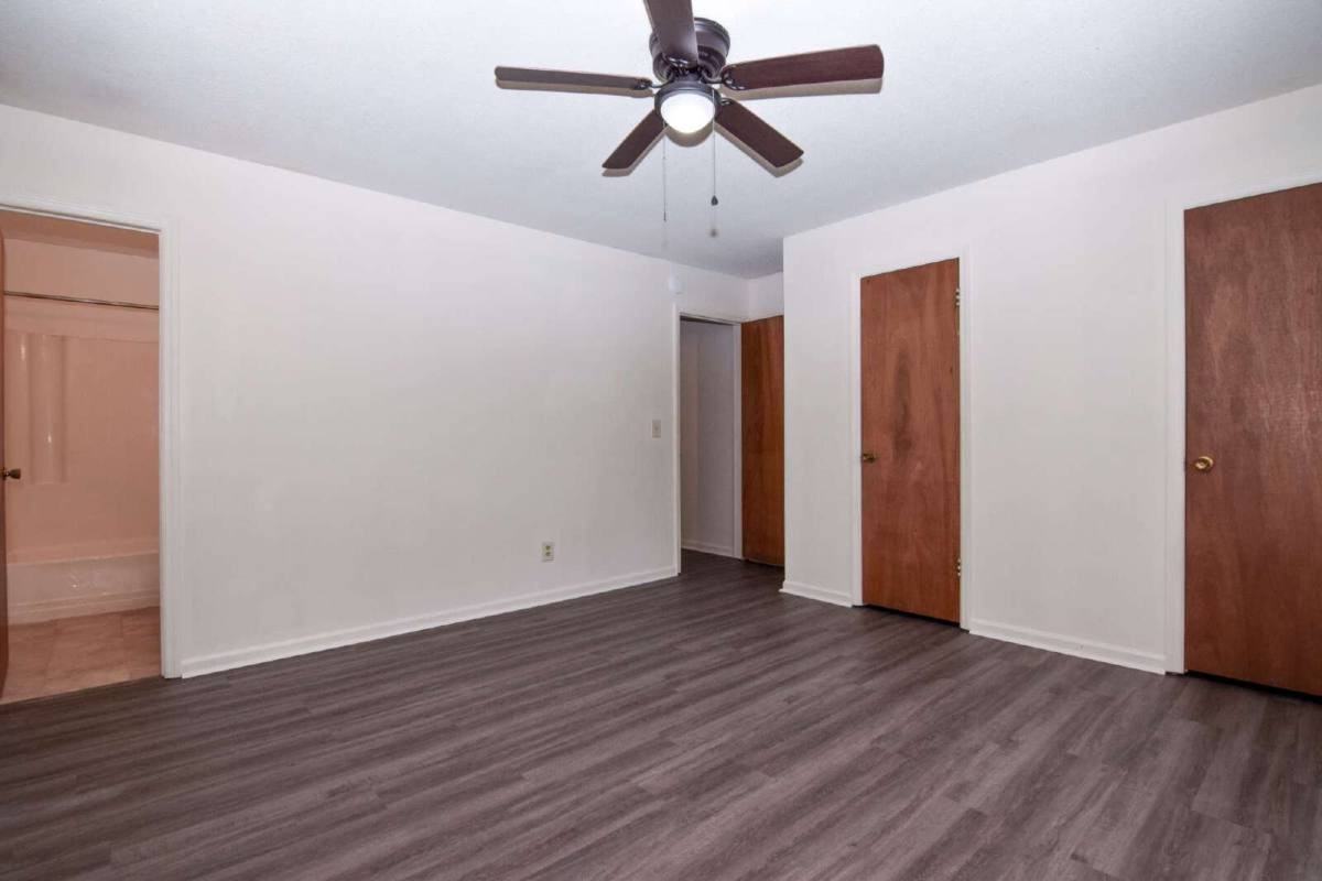 111B Peach Rd - Photo 4 of 11