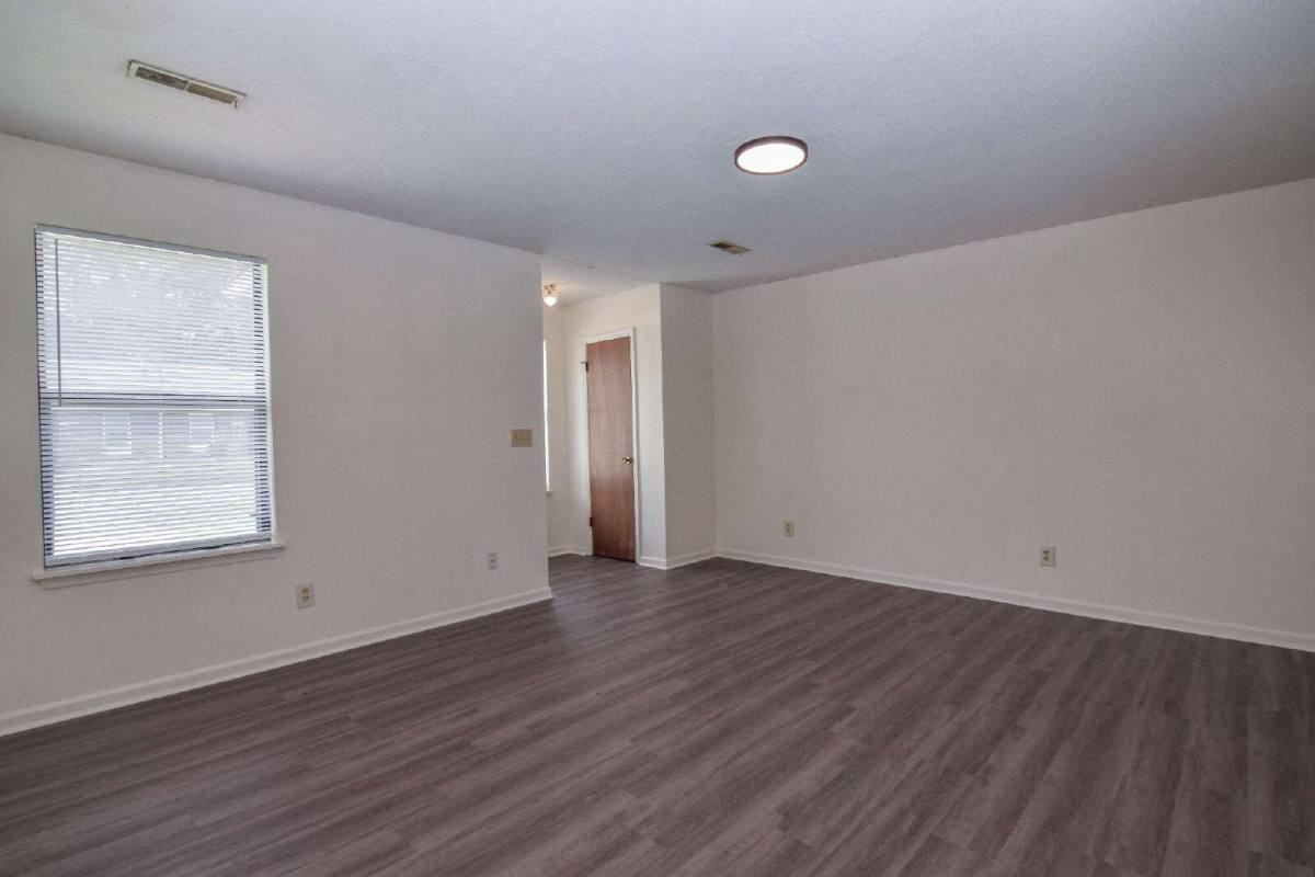 111B Peach Rd - Photo 7 of 11