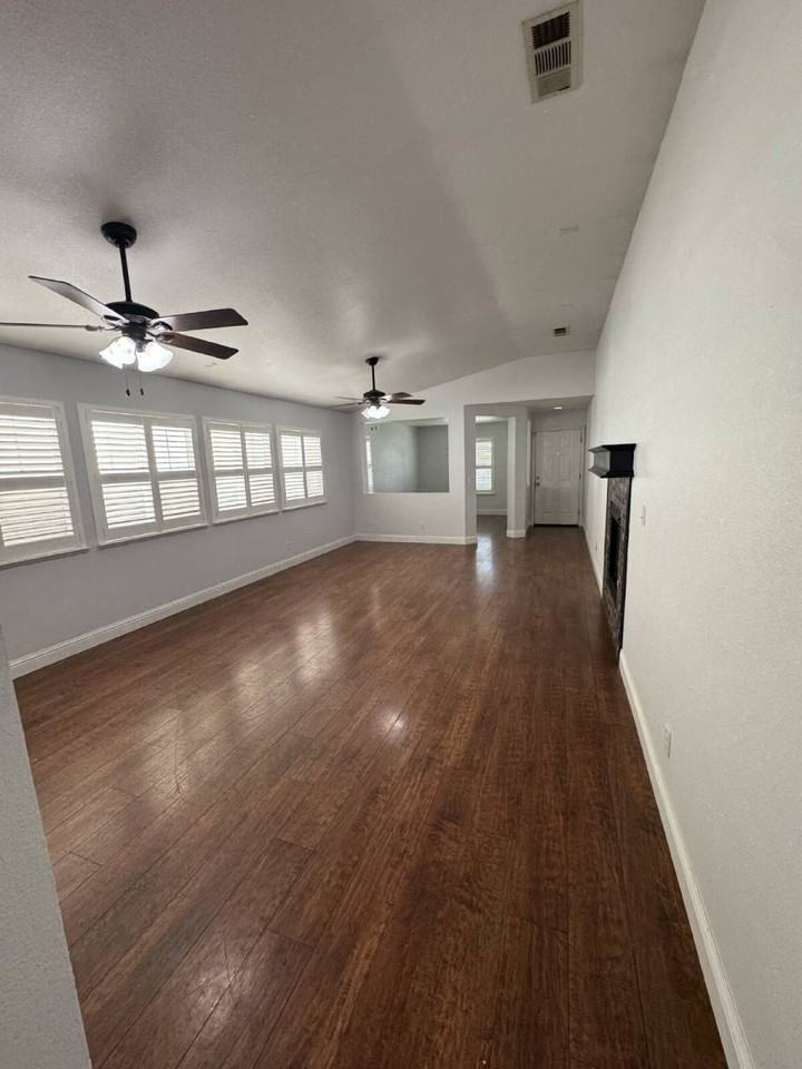 1462 Antioch Ct - Photo 5 of 10