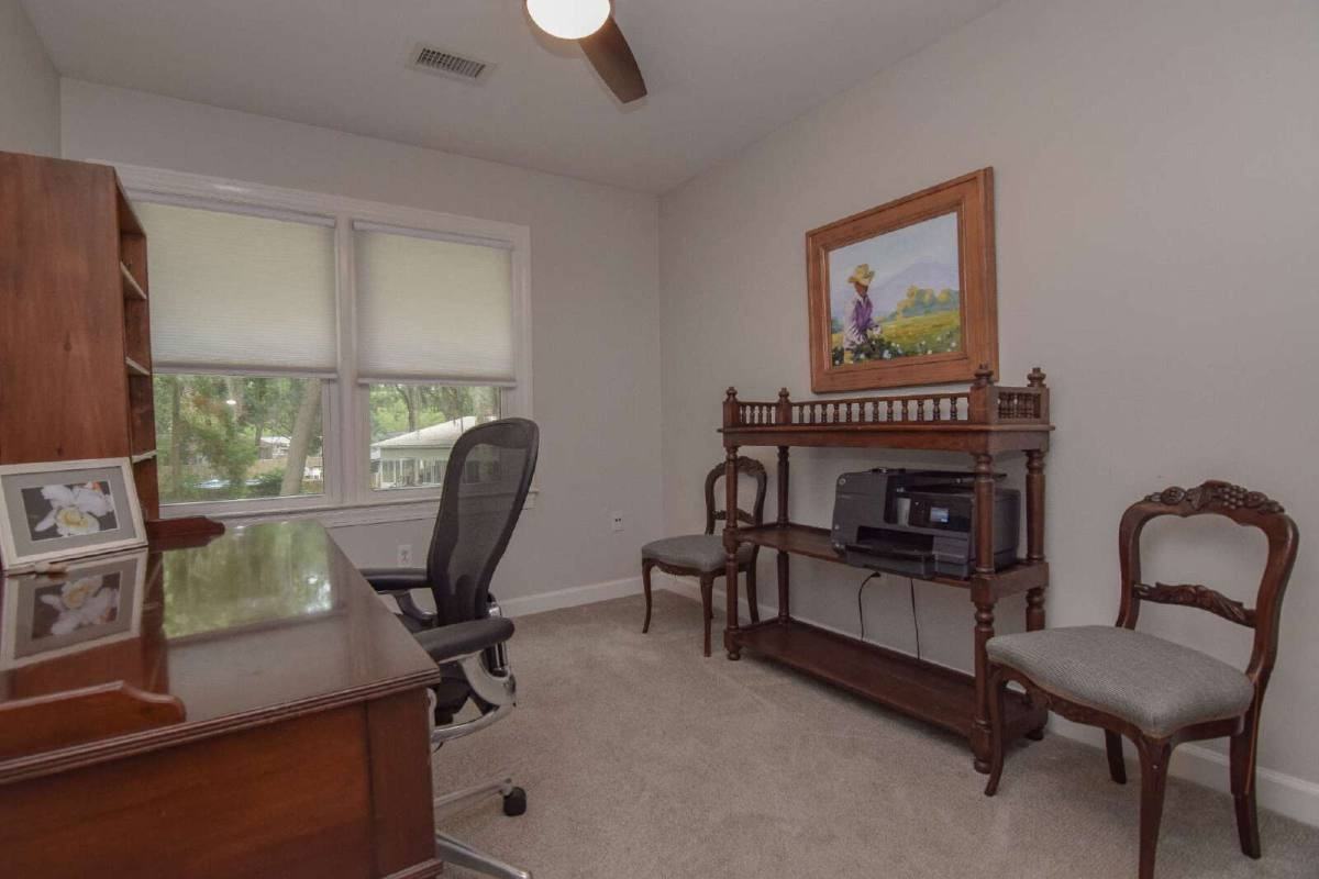 1082 S Shadow Dr - Photo 3 of 14