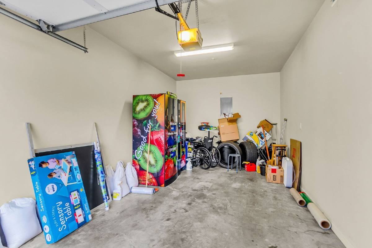 4668 Palm View Cir - Photo 3 of 10