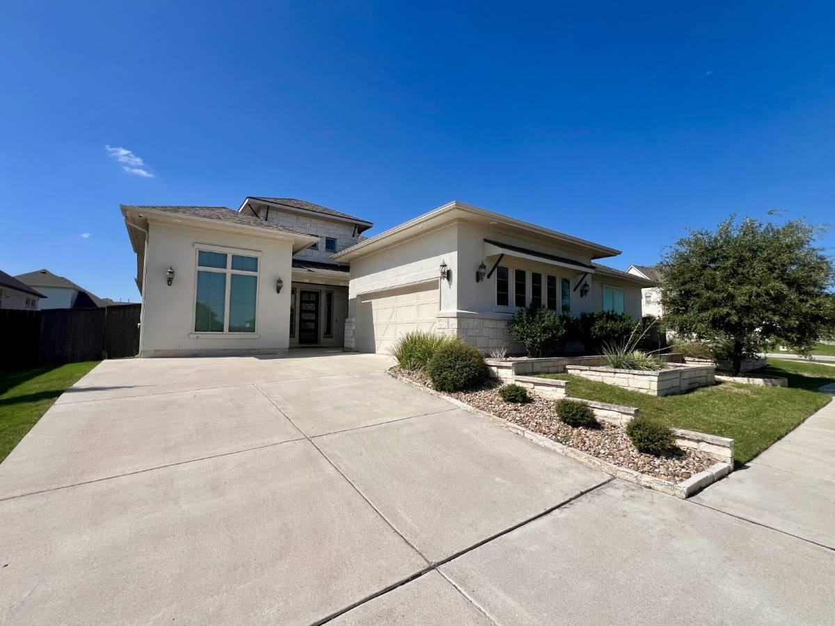 18108 Prato Dr - Photo 2 of 20