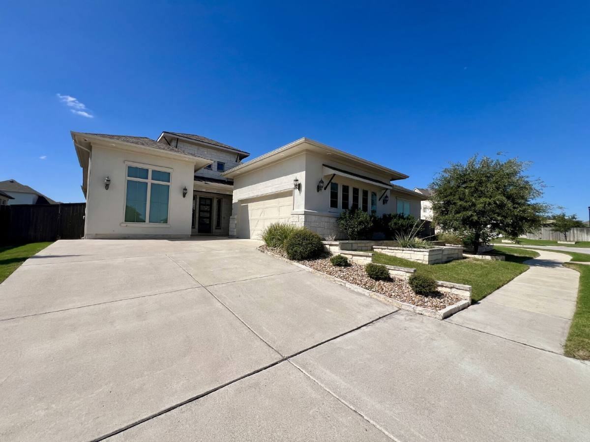 18108 Prato Dr - Photo 3 of 20