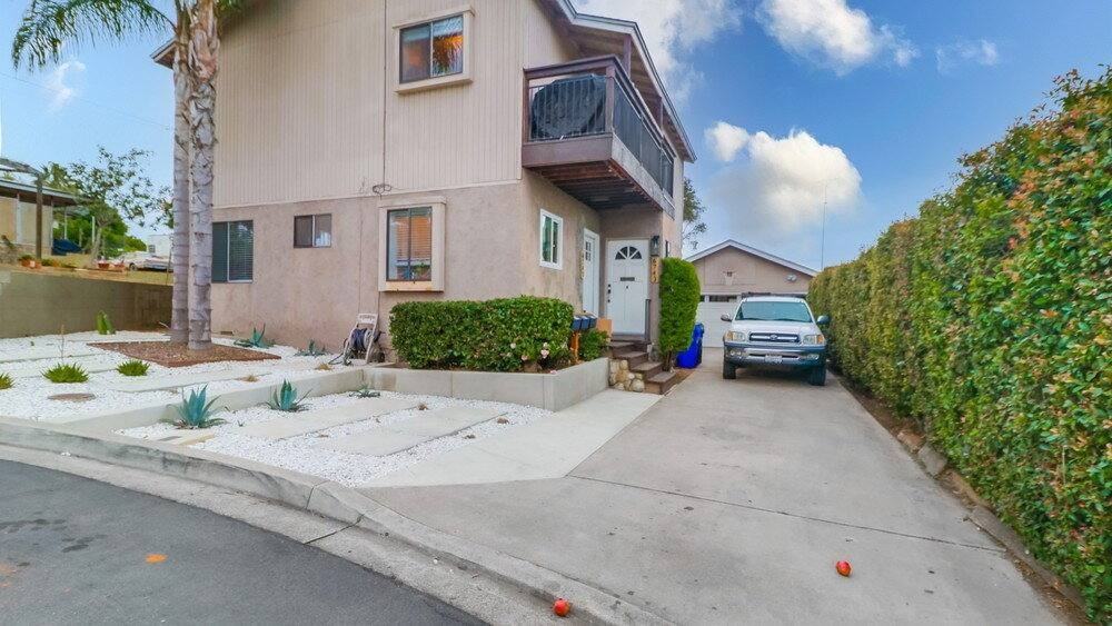 6747 Thomson Ct - Photo 2 of 10