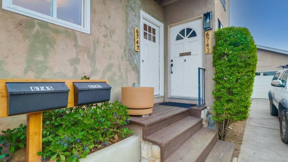 6747 Thomson Ct - Photo 4 of 10